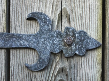 Rust & grain, two of my favorite things. | Click to view larger. Hinge on fence door, Georgetown, Washington, DC
