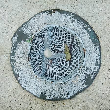 You are feeling sleepy… veeeeery sleepy… Fountain pool drain.