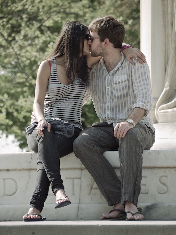 Couple kissing at the Dupont Circle fountain